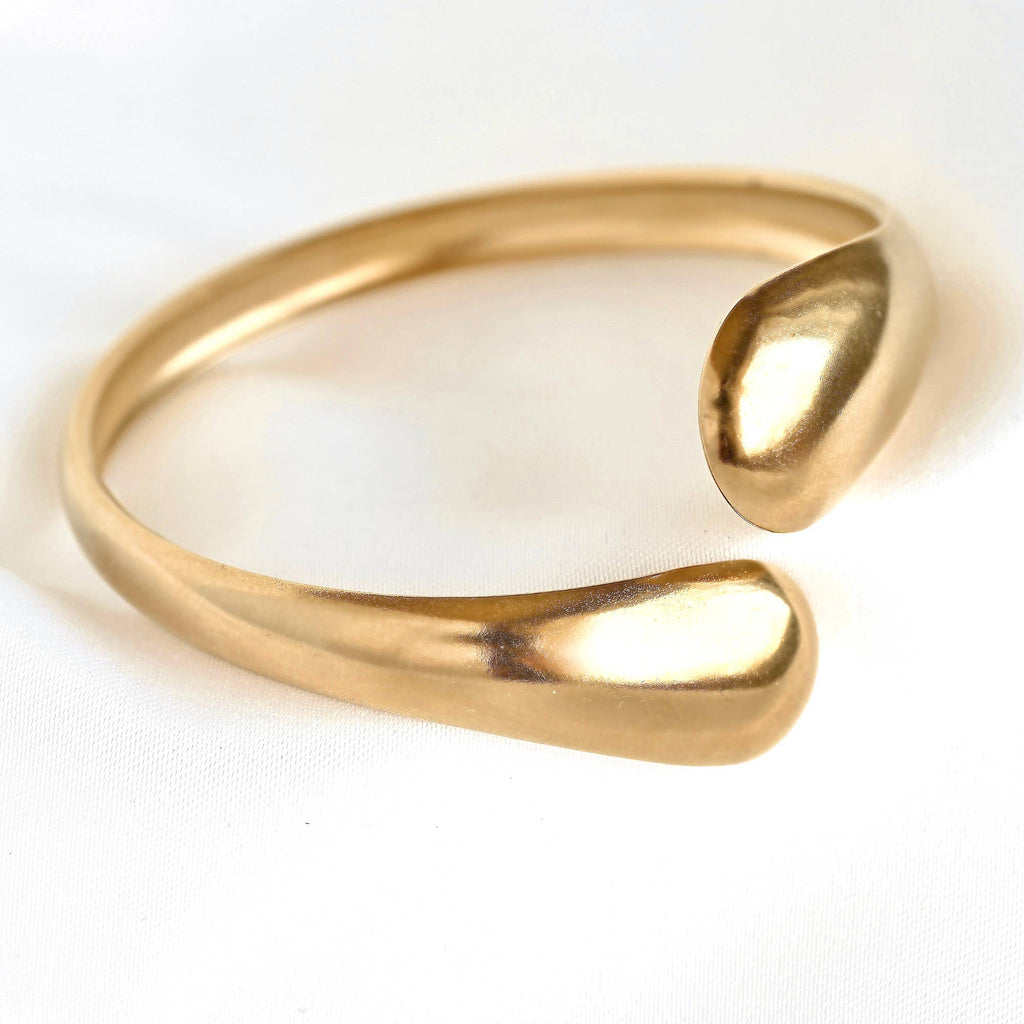 The Sculpted Liquid Cuff