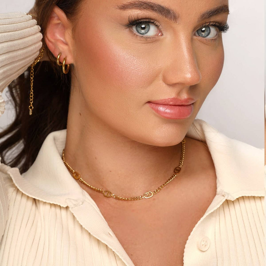 Axis Necklace